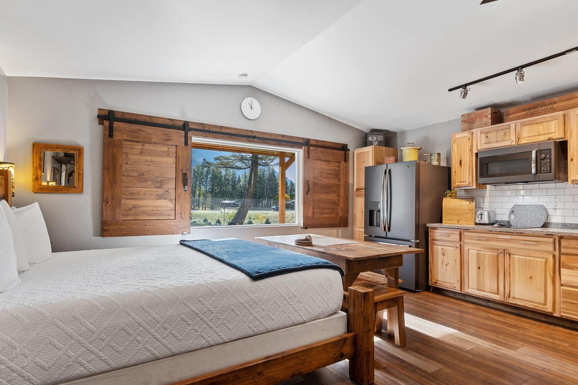 Fort Williamson Glacier Vacation Rentals Columbia Falls Exterior photo