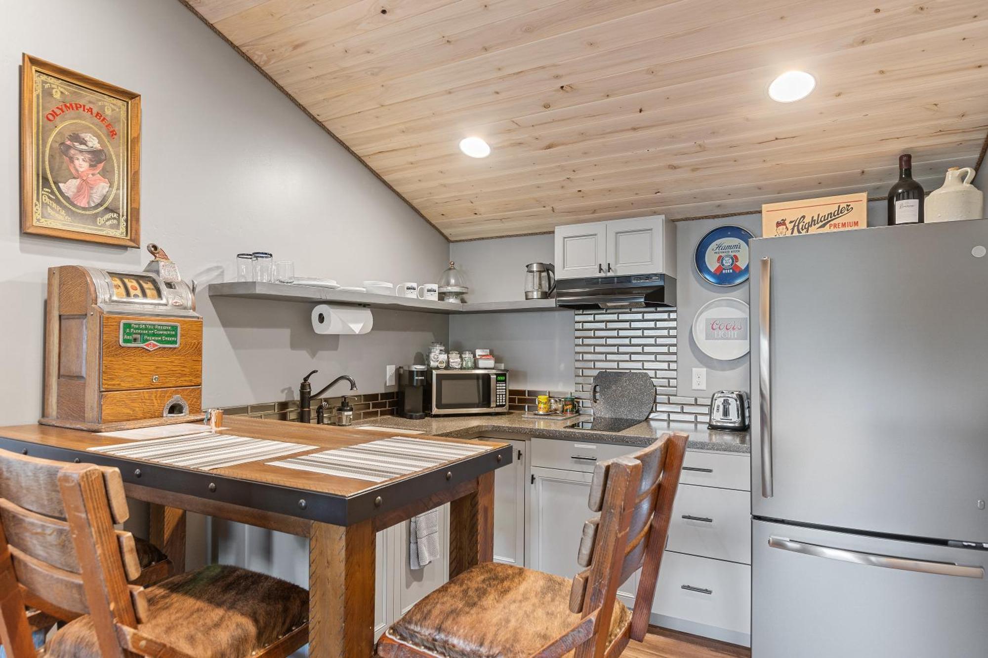 Fort Williamson Glacier Vacation Rentals Columbia Falls Exterior photo